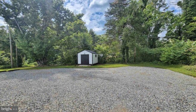 Foto del edificio - 629 Mineral Ave