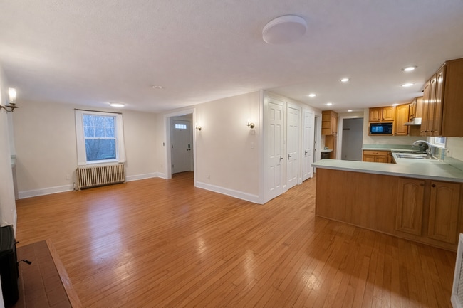 Foto del edificio - 329 N Eagleville Rd