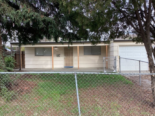 Foto del edificio - 3 Bedroom 1 Bath Single Family in West Sac...