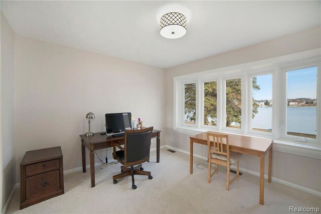 Foto del edificio - 430 Lakes Edge Dr