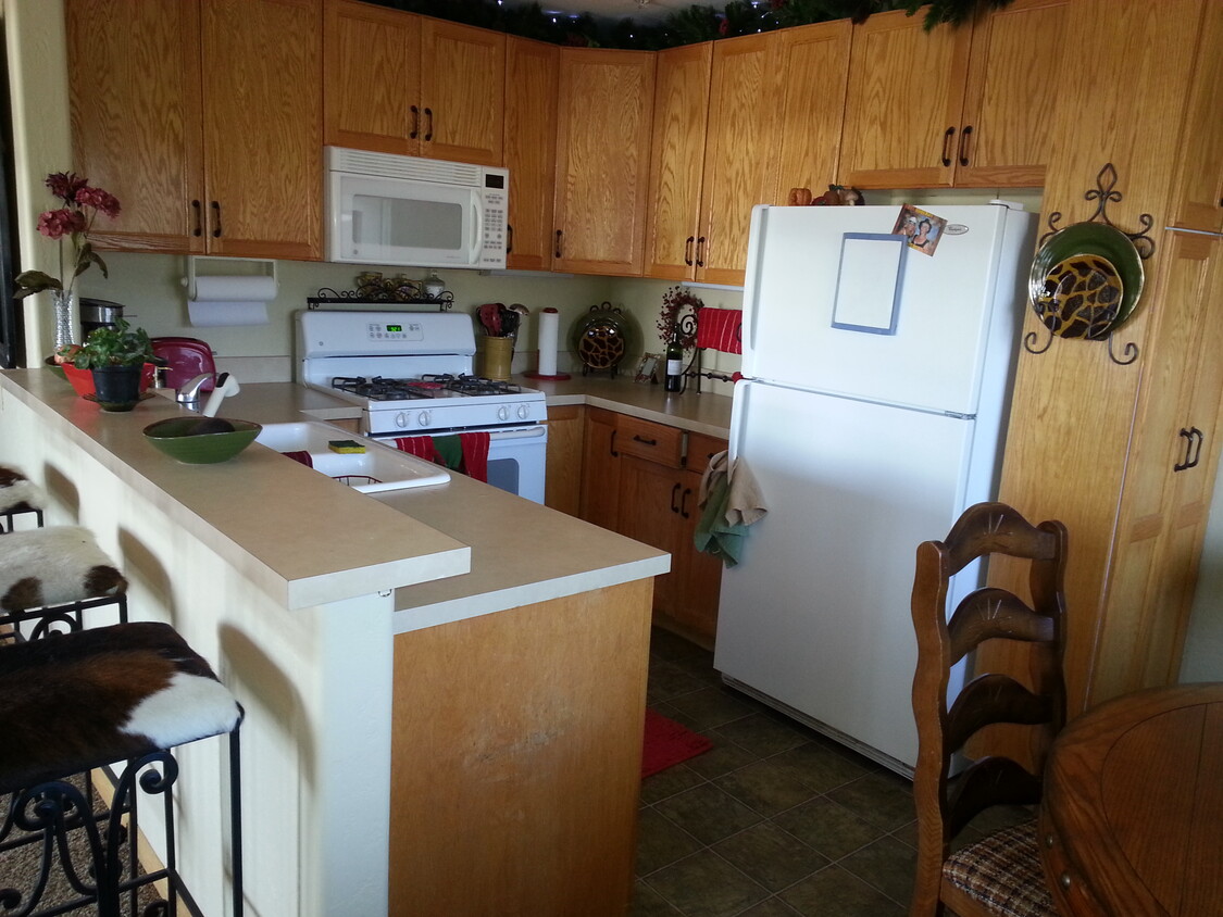 Primary Photo - 41856 Fox Farm Rd