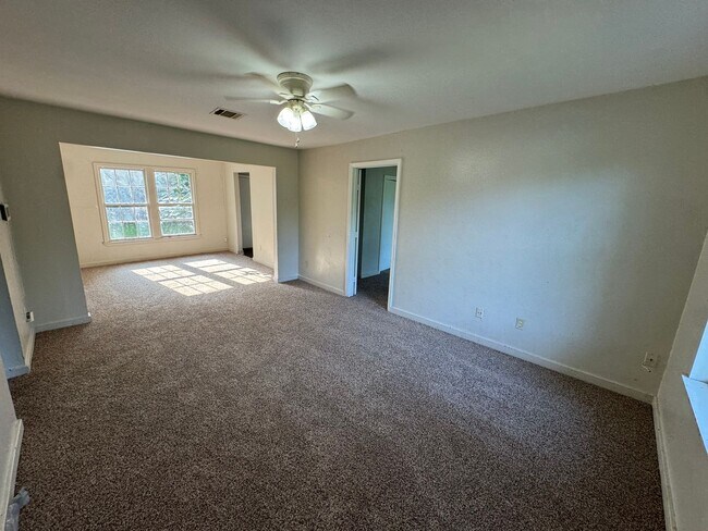Building Photo - Shreveport Home For Rent