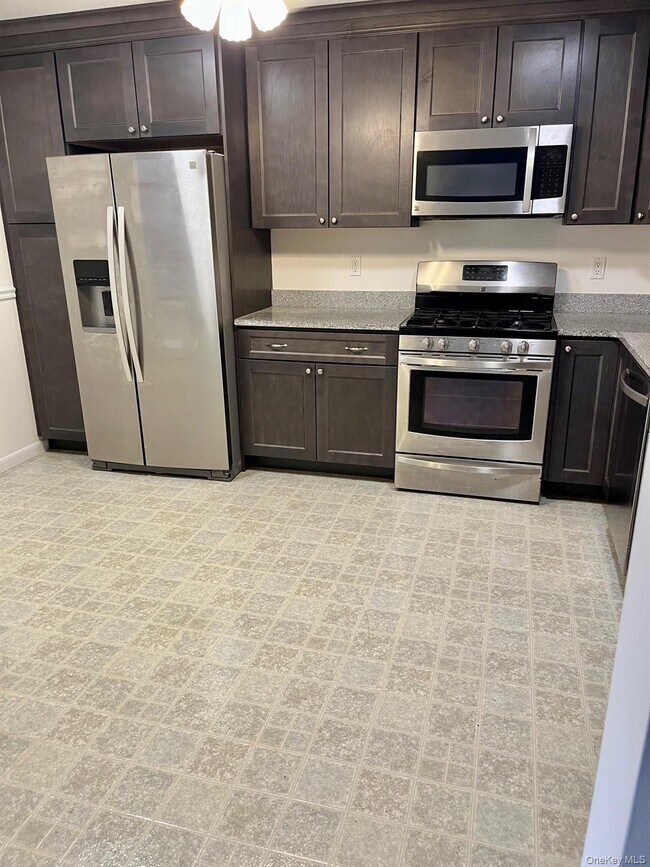 Foto del edificio - 1102 Scenic Ln