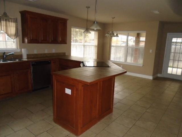 Foto del edificio - 2265 Old Ironsides Rd