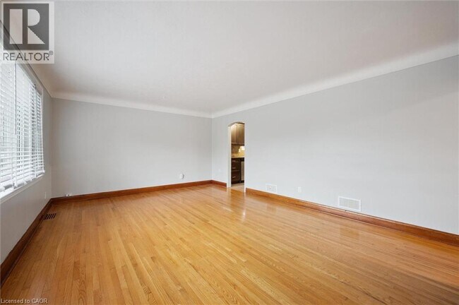 Building Photo - 29 Scrimger Ave