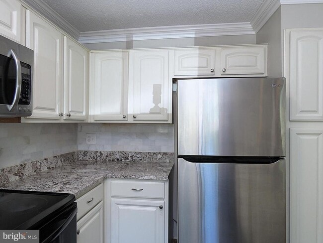 Building Photo - 11701 Summerchase Cir