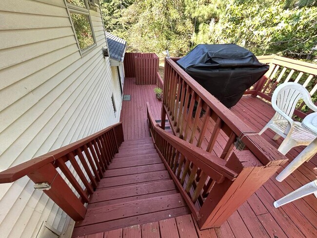 Foto del edificio - 15505 Breezy Point Ln