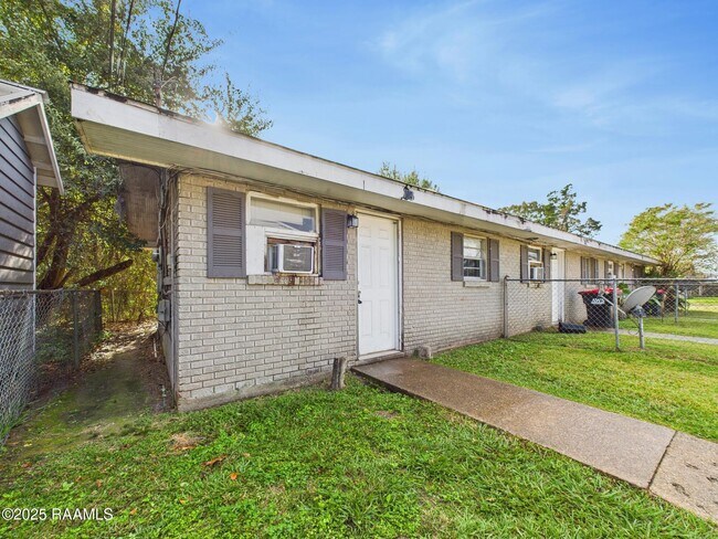 Foto del edificio - 704 13th St