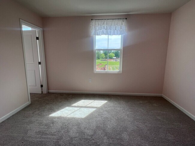 Foto del edificio - For Rent