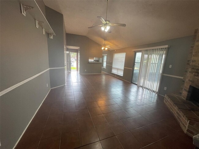 Building Photo - 22221 Moss Falls Ln