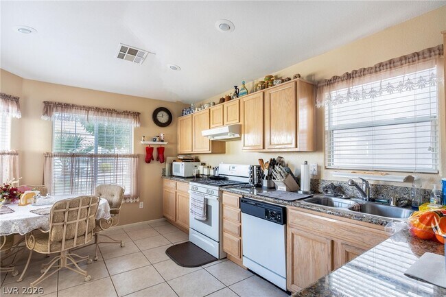 Foto del edificio - 1563 Raining Hills St