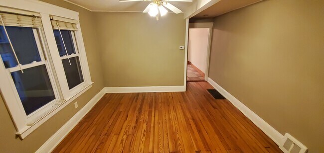 Dining Room - 10318 Burton Ave