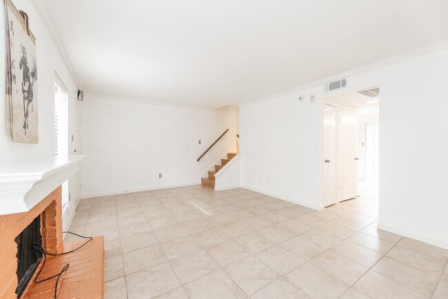 Foto del edificio - 2120 Wilcrest Dr