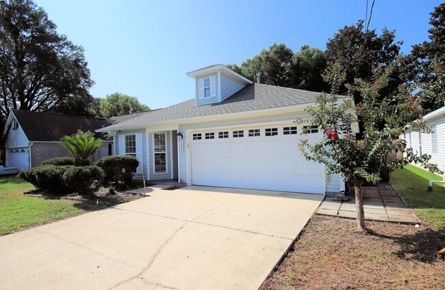 Building Photo - Great Location in Fort Walton Beach