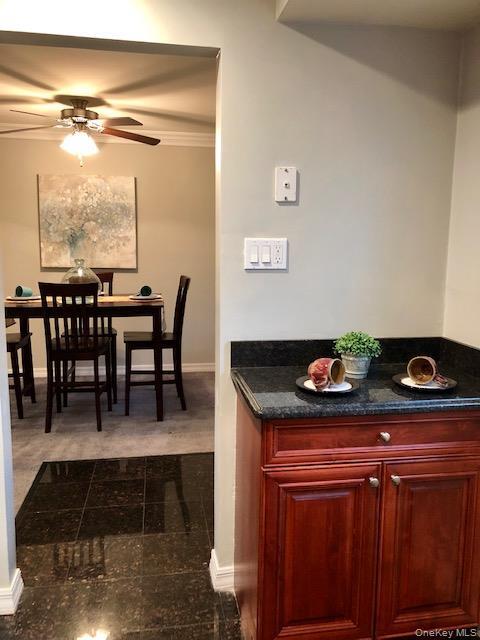 Foto del edificio - 11 Country Club Dr