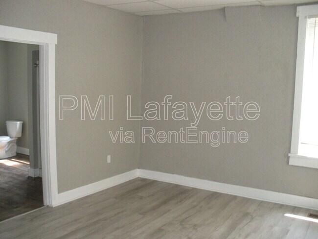 Foto del edificio - 306 E Monroe St