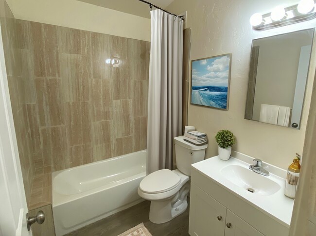 Foto del edificio - 427 N Bahamas Dr