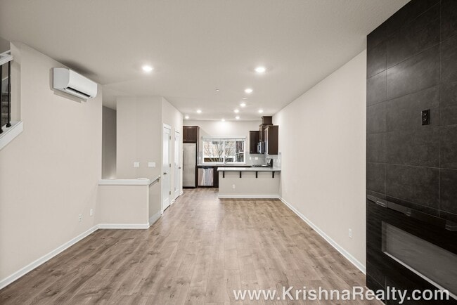 Building Photo - Lovely 2 BR* 2.5 BA Townhome in Hillsboro, Minutes from Orenco Station! **Excellent Location!**