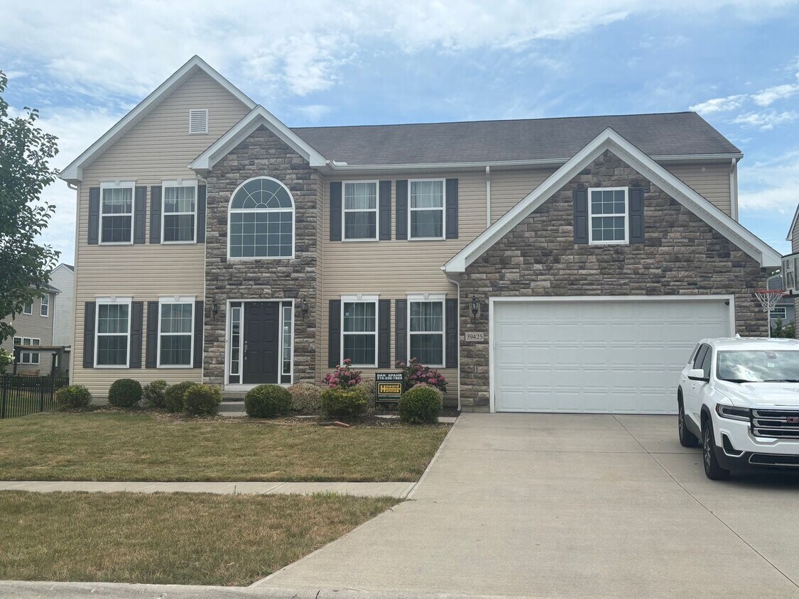 Primary Photo - Spacious 4-Bedroom 2.5 Bath Gem in Avon, OH!