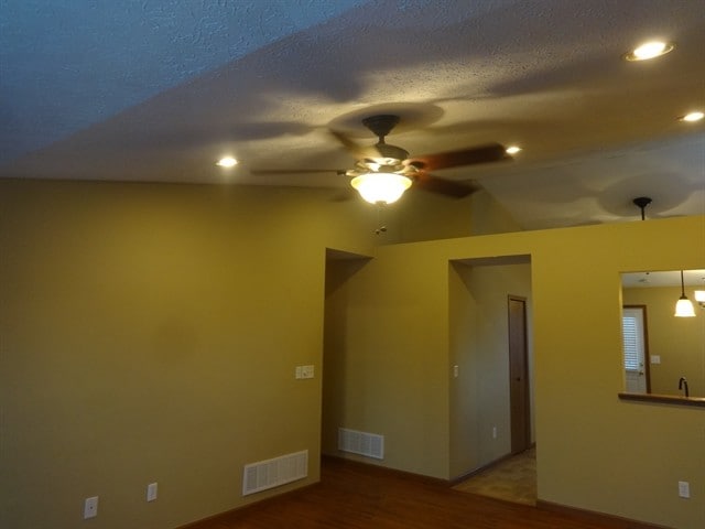 Foto del edificio - 1901 Big Tree Dr