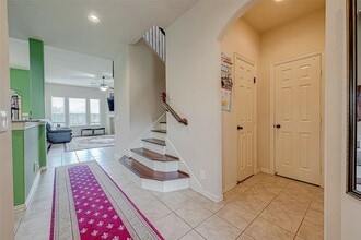 Building Photo - 5626 Jay Thrush Dr