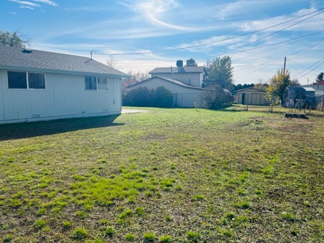 Building Photo - Beautifully updated home with central air,...