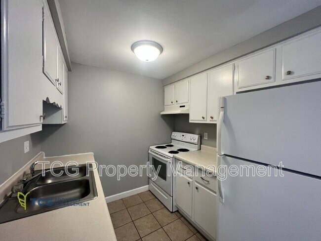 Building Photo - 1467 Catherine Street