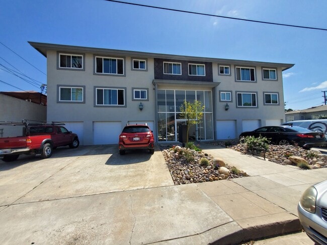 Building Photo - 3025 Newell St