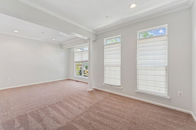 Building Photo - 4229 Talmadge Cir
