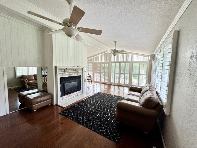 Building Photo - 4316 El Rancho Dr