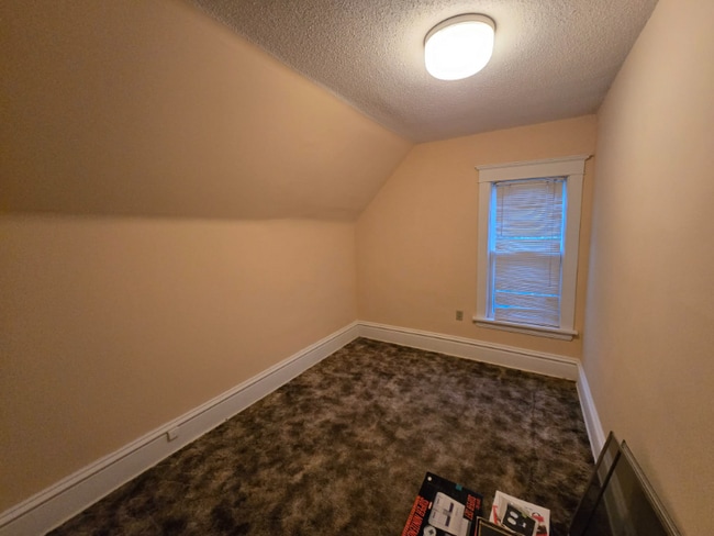 Foto del edificio - 2906 N Knox Ave