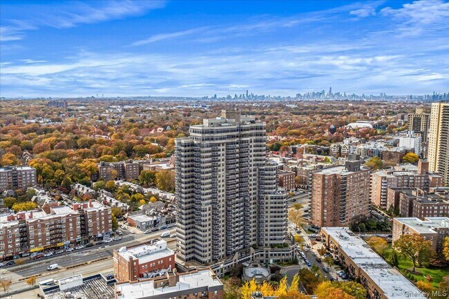 Building Photo - 112-01 Queens Blvd