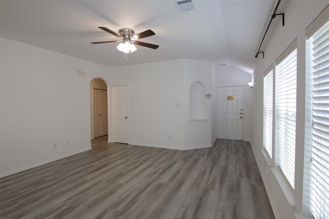 Foto del edificio - 25118 Hazel Ranch Dr