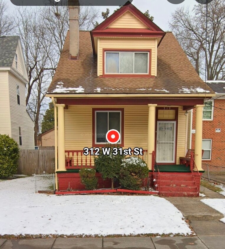 Building Photo - 301 W 31st St