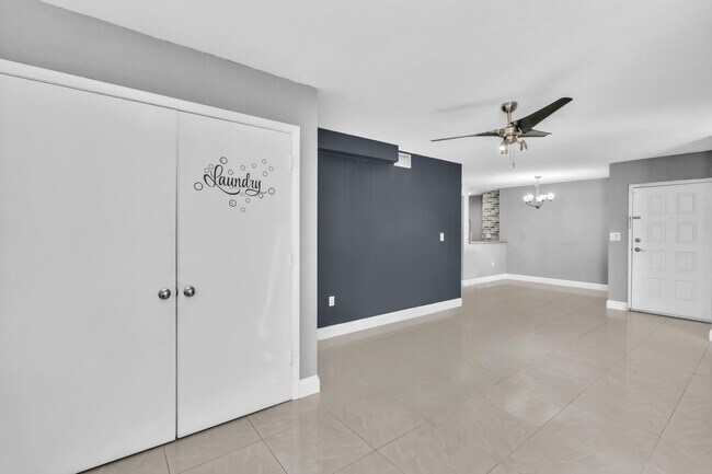 Building Photo - 2803 N Oakland Forest Dr