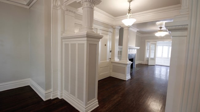 Building Photo - 1110 E Armour Blvd