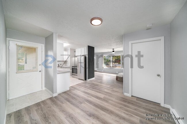 Building Photo - 12917 NE Holladay St