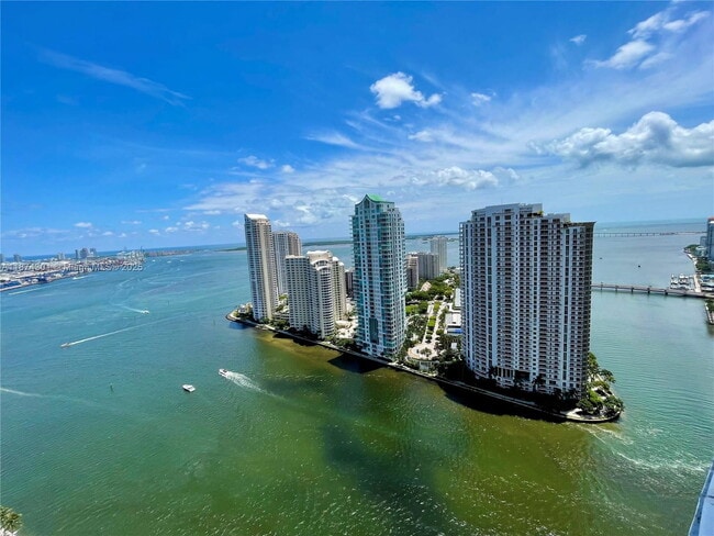 Foto del edificio - 300 S Biscayne Blvd