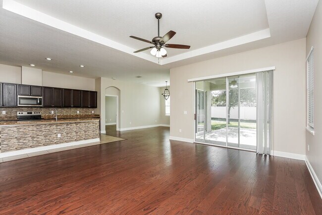 Foto del edificio - 525 Westchester Hills Ln