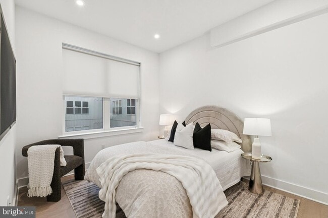 Photo - 30 W Allens Ln Apartment