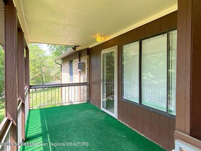 Building Photo - 118 Amberly Dr