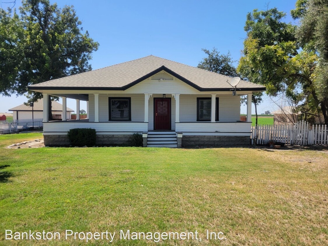 4 br, 1 bath House - 21145 Road 68 - 4 br, 1 bath House - 21145  Road 68