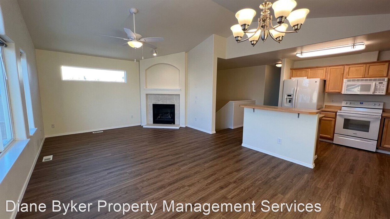 Foto principal - 3 br, 2.5 bath House - 259 Whisper Ridge C...