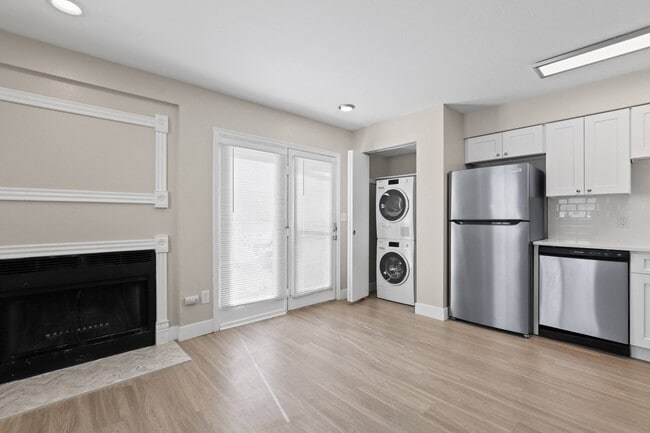 Photo - 3075 Broadway St Apartments