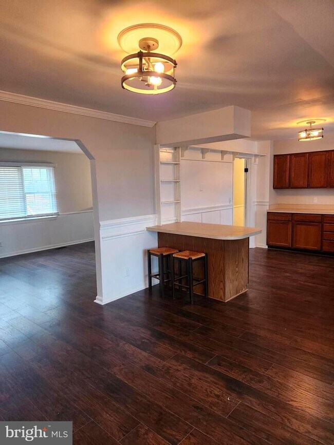 Building Photo - 7 Skyview Ct