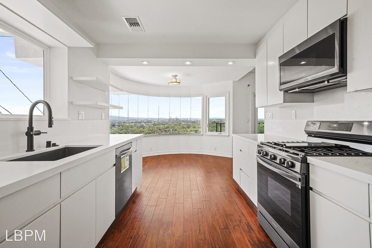 Foto principal - 2 br, 2.5 bath House - 5615 Aladdin St