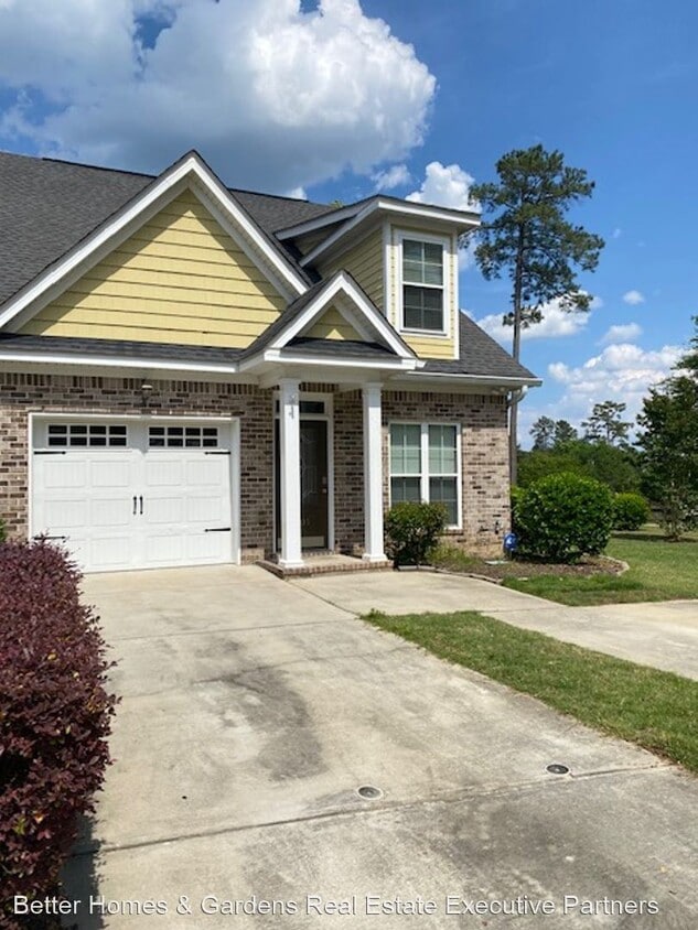 Primary Photo - 3 br, 2.5 bath House - 301 Buxton Ln - BHGEP