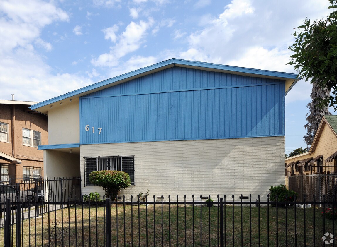 Building Photo - 617 W 75th St