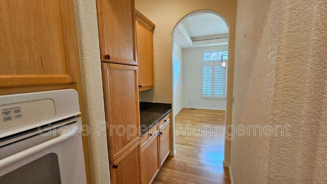 Foto del edificio - 7460 E 5th Ave