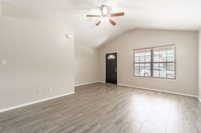 Building Photo - Mussett Rd Duplex